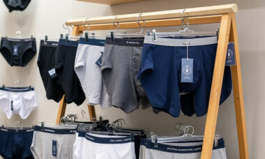 découvrez hom, la marque de lingerie masculine française réputée pour son élégance, son confort et sa qualité supérieure. explorez une collection raffinée qui allie savoir-faire traditionnel et style contemporain.