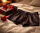 découvrez comment choisir un caleçon coquin pour homme, le cadeau parfait pour surprendre et faire plaisir à votre partenaire avec style et humour.