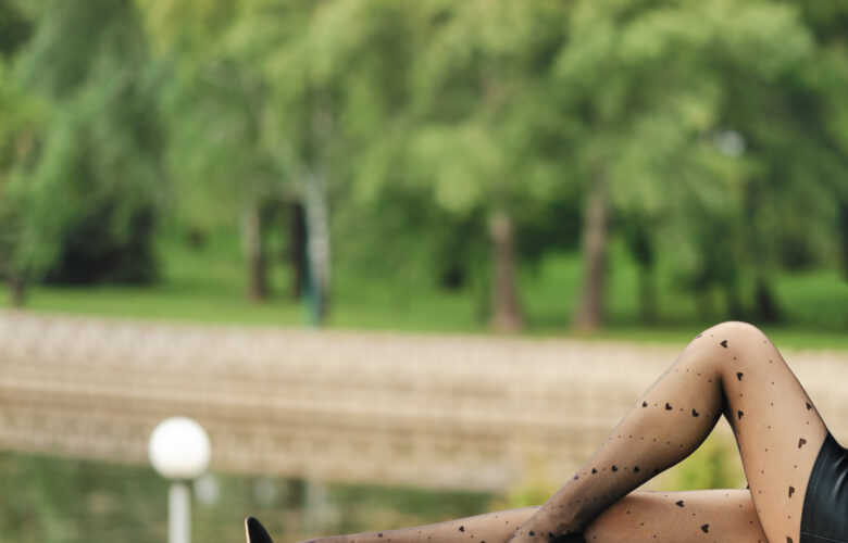 collant à cœur noir